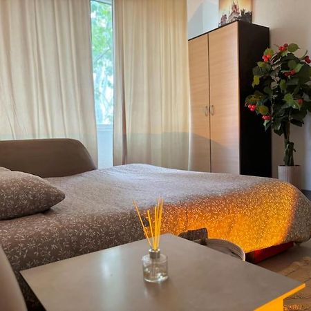 Deluxe Plovdiv Lägenhet Exteriör bild