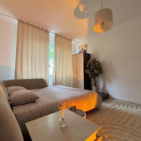 Deluxe Plovdiv Lägenhet Exteriör bild