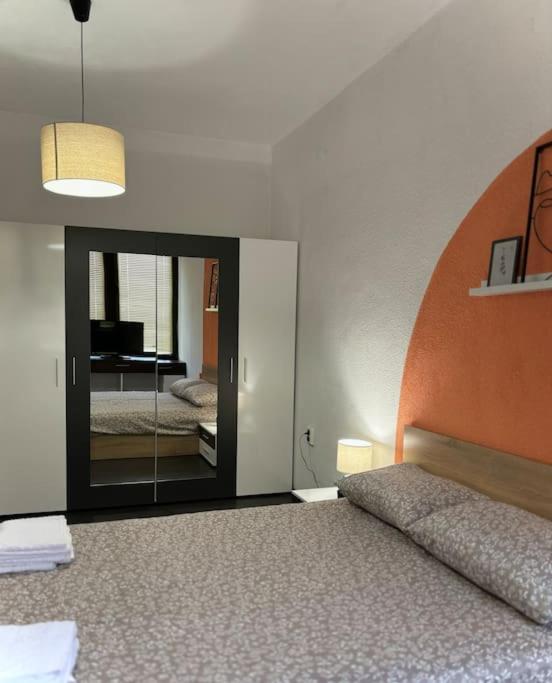 Deluxe Plovdiv Lägenhet Exteriör bild